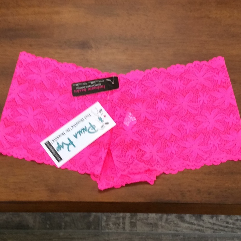 💗 Neon hot Pink Lace Panties